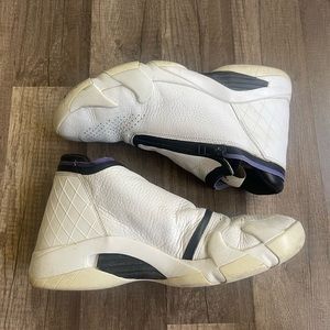 Jordan Men's Jumpman Z / Size 8.5 / White